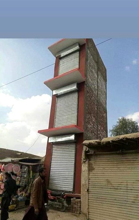 ویسے تو موت کی دھلیز پر کھڑا ھوں۔اپنے بیٹے کے اچھے مستقبل کے لیۓ
اوپر والي دکان خرید لی ہے اب دوست احباب 
مشورہ دیں  یہاں کونسا کاروبار شروع کروں
جو خوب چلے..🤔
تھوڑا اچھا مشورہ دیں تاکہ میرے پیسے ضائع نہ ہوں...