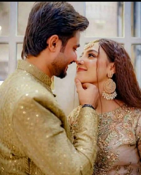 َاب اِس پہ پُھونکیے ہزار دم کیجئیےجتن ہزار..
مُمکن نہیں شِفا اب یہ آسیب برائے عشق ھے💔Unzii🥀
