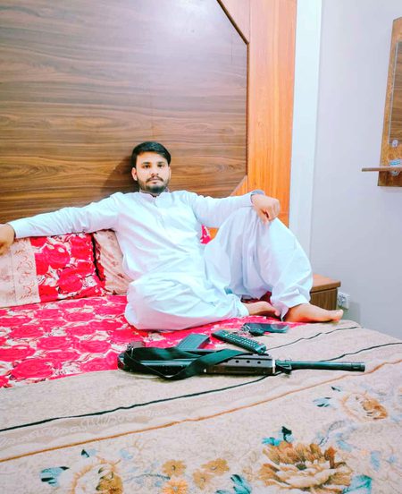 👈وہی کرتا ہوں 💁 جو خود کو اچھا لگتا ہے👌
ذندگی اپنی 🤷 ہے کسی کے #باپ 😏 کی نہیں ۔👉,