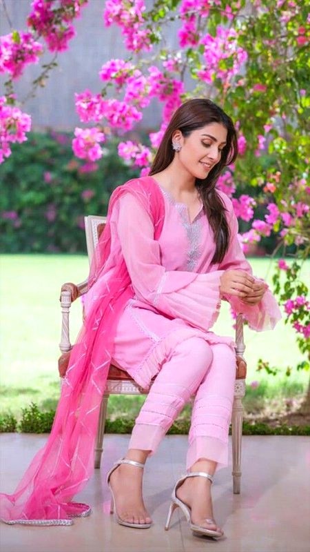 Pakistani Celebs image