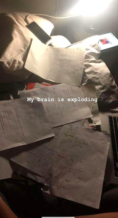 (✿^‿^)(◠‿◕)