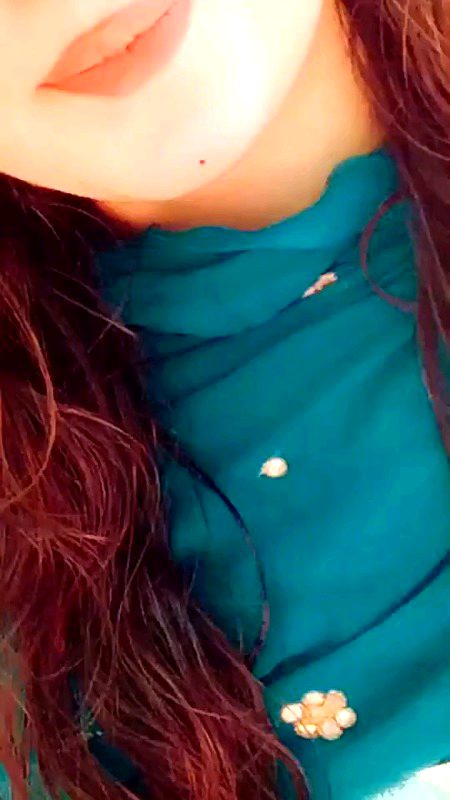 بچپن میں میں تھوڑی ضدی تھی
اب بڑی ہوں تو بڑی ضدی ہوں۔🔥