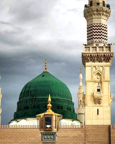 دتا سوہنے سوہنا مرشد
پیارا تے من موہنا مرشد
 گل بن گئی اے لاچاراں دی
کیا بات میری سرکاراں دی
صل اللہ علیک یا محمد 
صلی اللہ علیہ وآلہ وسلم