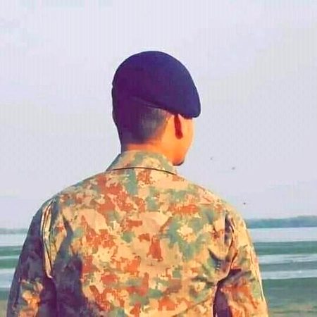 Hum mn wafa boht h magar koi Humsafar nhi..