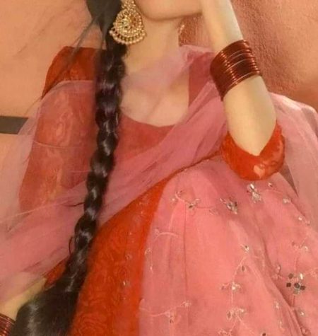 نیند بھی نیلام ھو جاتی ھے اس زندگی میں۔😔
اتنا آسان نہیں کسی کو بھول کر سو جانا۔ 💔😭