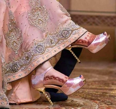 Mehndi designs asslam o alaikum kesy hn ap sb