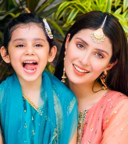 Pakistani Celebs image