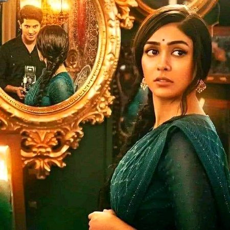 وٌہ بِھی آخر تیری تعریف میں ہی خرچ ہٌوا
میں نے جو وقت نکالا تھا شکایت کے لیۓ