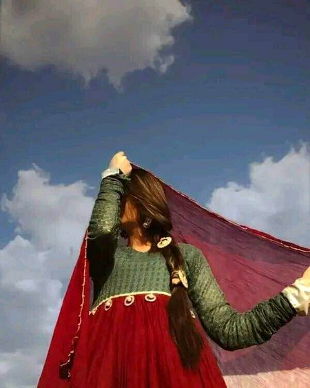 ہمیں اتنا تو مضبوط ہونا ہی چاہیے کہ کسی انسان کو لفظوں سے ہمارا سکون چھیننے کا اختیار نہ ہو...!!