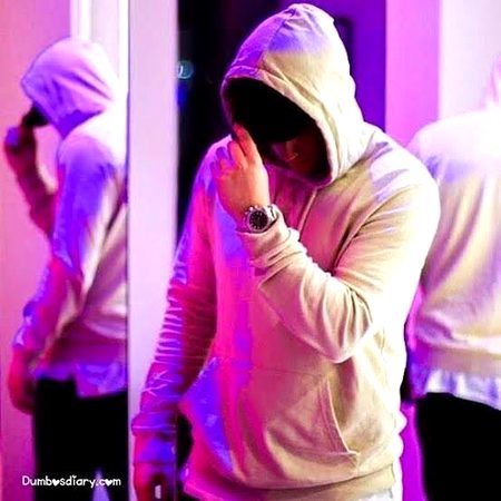 ╰ ➤
|•🦋 ہم ہیں سامان سمیٹے بیٹھے
دے کے آواز بلا لے.کوئی 🎀•|
🙂