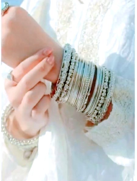 Aap Ka kirdar he Aap ki pehchan h wrna eik naam ky hazaro insan h 💖