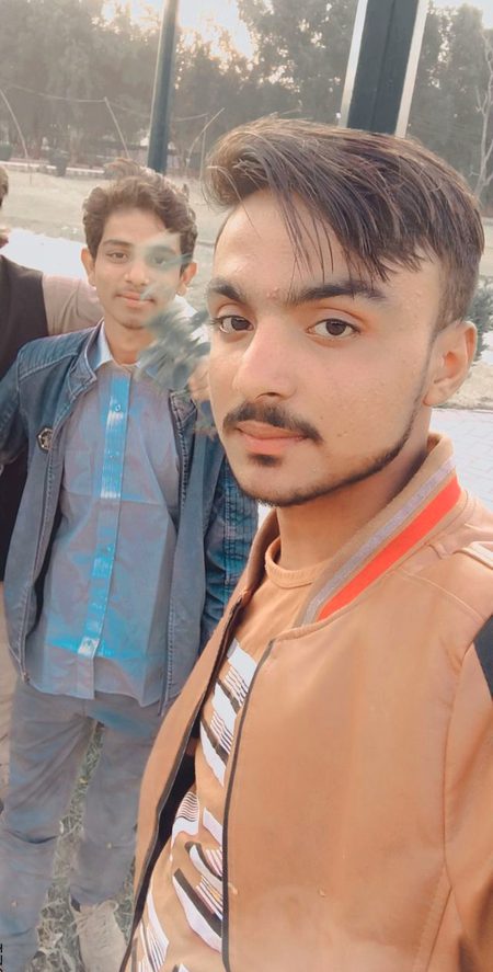 Wo ishq to karega magar dekh bhaal k
Sameer wo ham jesa dewana to hai nahi