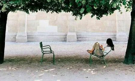 `ٹھیک ہوں!` 
یہ تو ہم کسی سے بھی کہہ سکتے ہیں.🥀🖤
`"پریشان ہوں"`
یہ کہنے کیلئے بہت خاص کی ضرورت ہوتی  جو ہر کسی کو دستیاب نہیں....!!!🥹🫀