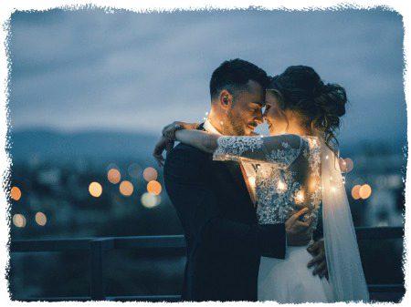 Kabhi main jo keh dun muhabbat hai tumse to mujhko khudara ghalat mat samajhna...
K meri zarurat ho tummm, buhat khubsurat ho tum...n1
