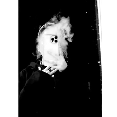غموں میں اکیلے ہیں خوشیوں میں زمانے ہیں..🚬🖤
🔥