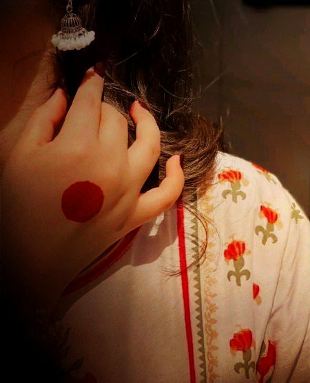 ایسی وسعت بھلا کس کام کی، اے خالق کل
میری تصویر میں، میں کم ہوں، گھٹن زیادہ ہے 💔🥺