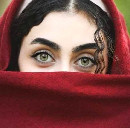 پھریوں ھوا کہ وقت کی رفتار تھم گٸ
اور ٹھہر گیا آنکھوں میں انتظار کا موسم ...