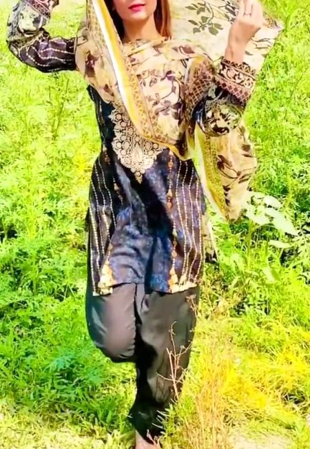 آئے ہو میری زندگی میں تم بہار بن کے
میرے دل میں یونہی رہنا تم پیار پیار بن کے،،،