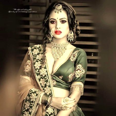 جس کو دیکھا، تُجھ پہ مرنے کے لئے تیار ہے
میں ہی کیا، اے شمع رُو! عالم ہے پروانہ تِرا