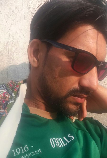 Sari  dil  di  gal  hy
Dil  tery  ty  ayaa  ey