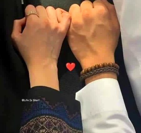 🙂کسی کا آپ پر اعتبار کرنا،💯
 آپ سے محبت کرنے سے زیادہ قابلِ تعریف ہے,,🖤
❤