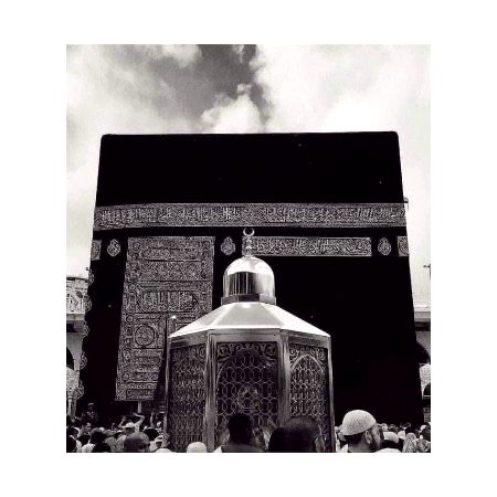 وہ مولا سب کی سنتا ہے 
بس کسی کسی کو چنتا ہے💖🌸
