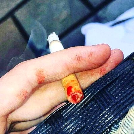 ..اسے کہنا مر نہیں گیا میں__💔🙂
ہاں بس منہ سے خون آتا ہے__🌚