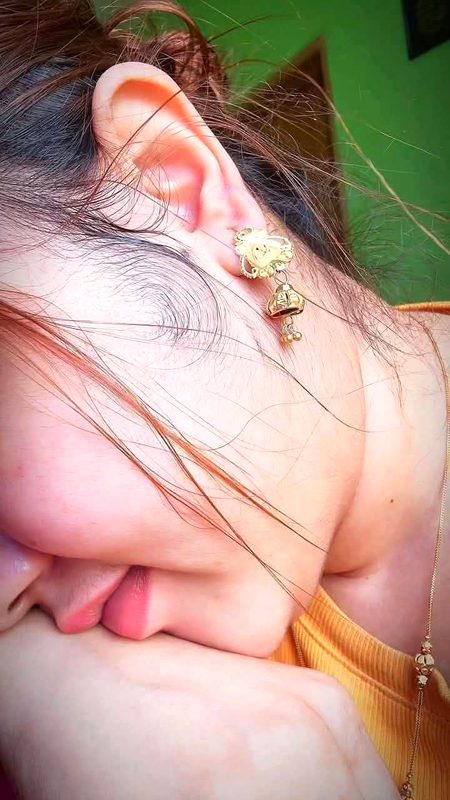 تنگ آ چکے ہیں کشمکشِ زندگی سے ہم.. 
ٹھکرا نہ دیں جہاں کو کہیں بے دلی سے ہم💔Unzii🥀