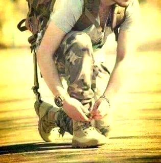 زندگی ،،،،، حیران کھڑی دیکھتی رہی
ہم اسے جیتے گئے ، جیتے گئے ، جیتے گئے
😍.r5🌺🍃🍂