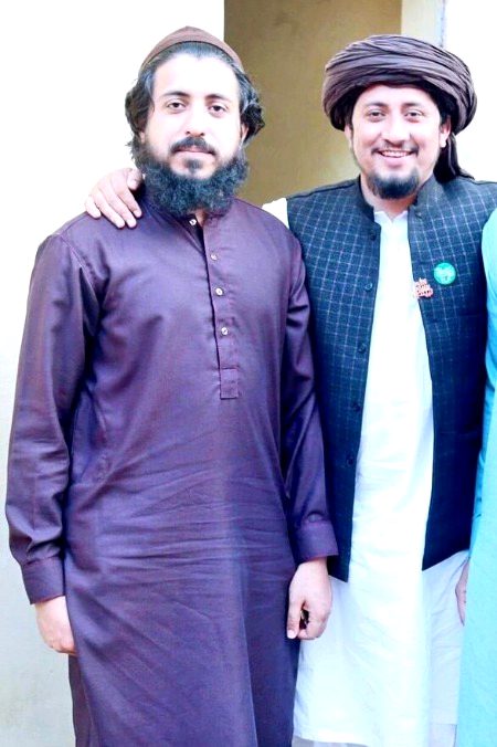 نہ ہم نے شاخ گل چھوڑی نہ ہم نے کارواں بدلا 💝💖💝💖نہ ہم منزل سے باز آے نہ ہم نے راہنما بدلا