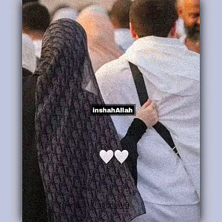 تھام م کر تمہارا ہاتھ پورے حق سے
میں مدینہ کی گلیاں گھومنا چاہتی ہوں❣️😍