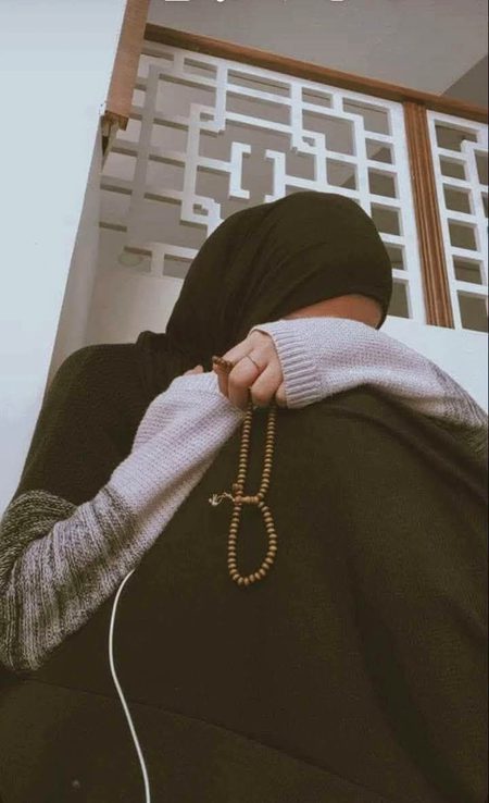🎀 *🅛𝐢𝐠𝐡𝐭 𝐎𝐟 🅖𝐮𝐢𝐝𝐚𝐧𝐜𝐞* 🎀
> ✍🏻 جس کو حیا النفس نہیں آتی اسے پھر الله سے بھی حیا نہیں آتی..
* اور جس کو الله سے ہی حیا نہ آئے اسے اور کس سے حیا آئے گی؟
> جب حیا نہیں رہتی تو ایمان بھی نہیں بچتا..
 اور اگر ایمان ہی نہ رہے تو پھر باقی رہ کیا جاتا ہے انسان کے پاس۔
🍂🦋🍃