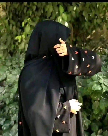 *ہماری دستیابی کو تم زحمت سمجھتے ہو*
*کریں گے ہم بھی کنارہ ذرا سی دیر باقی ہے*!!🖤