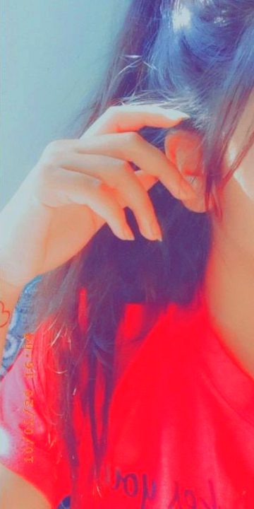 کہاں ہم کہاں یہ زم زم سے دھلے لوگ ارے جائیے دور رہیئے کنارہ کیجئے😐😐 -