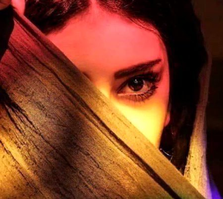 "ﻣﺜﻞِ ﻟﺒﺎﺱ ہوۓ ﮨﯿﮟ ﻟﻮﮒ
ﺍﯾﮏ ﺍﻭﮌھا ، ﺍﯾﮏ چھوﮌﺍ"۔🔥