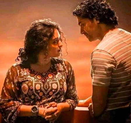 غرور ٹوٹ گیا ، اپنی حد میں آ گئے  ہیں
انا  پرست  محبت کی زد میں آ گئے  ہیں🌸🖤