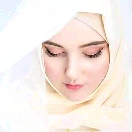 زخم بننے سے پہلے،،، وہ مرہم کا انتظام کر کے رکھتا ہے۔۔۔ تو پھر رُکو مت،،، بلکہ دُعا کا سلسلہ جاری رکھو۔کُن محبت ہے اُسکی۔اور فیکون یقین کا فلسفہ۔محبت کرنے والوں کو وہ محبوب رکھتا ہے۔اور یقین کرنے والے کو،وہ کبھی مقدر سے ہارنے نہیں دیتا۔🔥 Mahii 💔