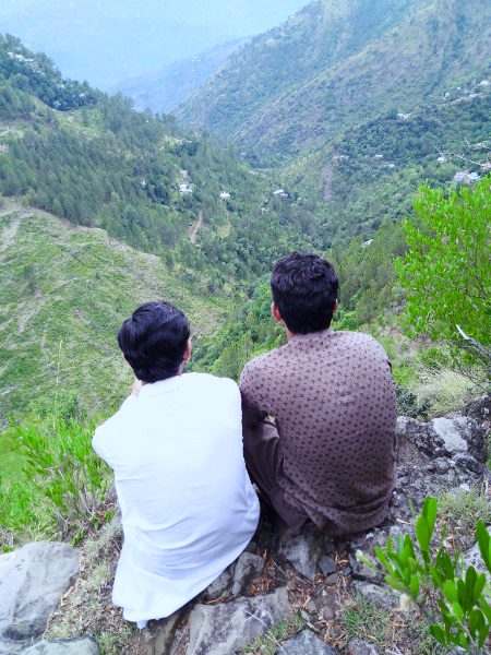 کسی کے جیسا دکھنے کی آرزو ہم نہیں رکھتے