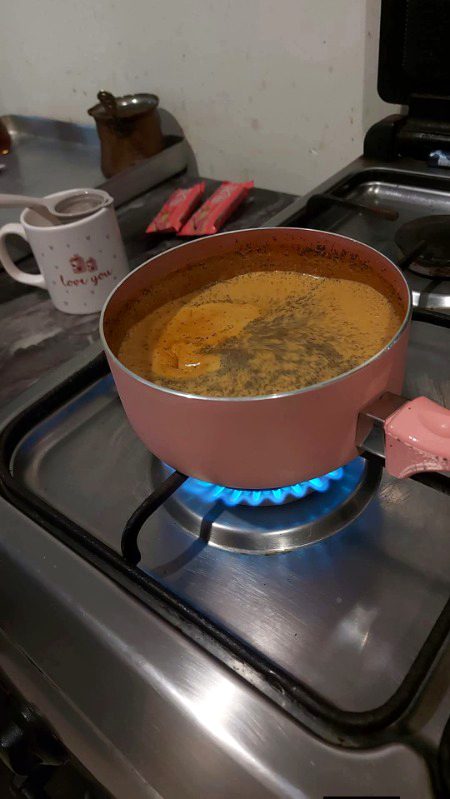 مجھے اپنے ہاتھ کی بنی چائے پسند ہے، کیونکہ اس کی کڑواہٹ اور شیرینی کا انتخاب میں خود کرتا ہوں، میں خود انتخاب کرتا ہوں کہ کتنا جوش دینا ہے ___!!!
☕️🙃😍