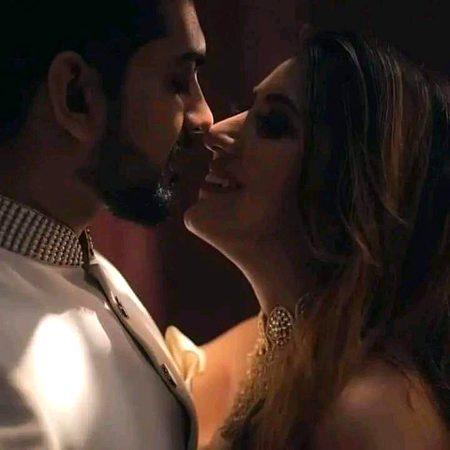عشق کیا زندگی دے گا کسی کو🥀
یہ تو شروع ہی کسی پر مرنے سے ہوتا ہے🔥 Mahii 💔