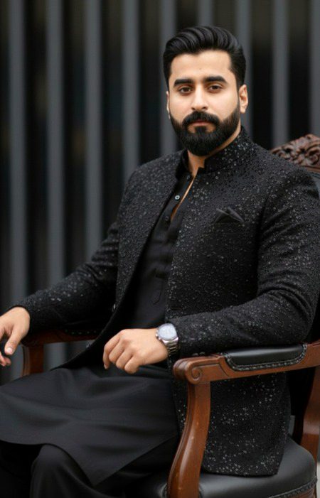 اس شخص کے نفاق کو جانو گے کیسے ، جو
روتا  تو  دلفریب  ہے ،،، ہنستا  اداس  ہے