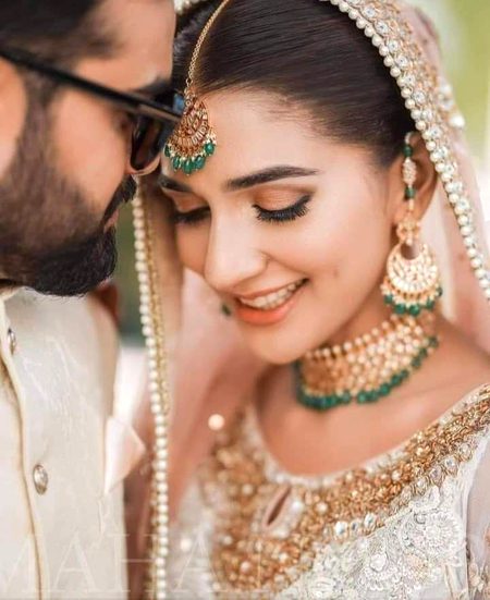 ہمارے ملنے کی کوئی بھی صورت نہیں ھے پھر بھی 
یہ لگ رہا ھے کہ خدا کوئی معجزہ کرے گا!🥀