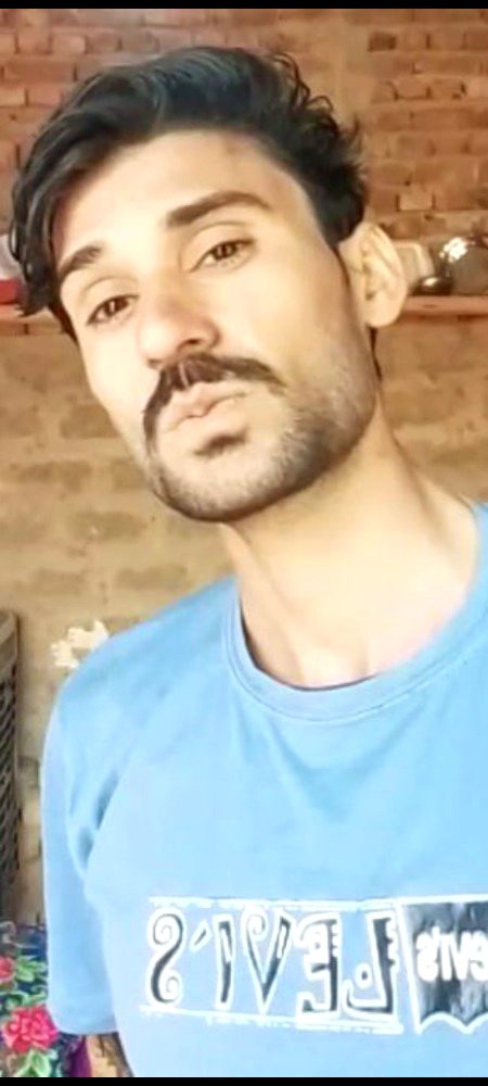 Hume to koi pasand he NAHI karta. Lagta hai me khobsorat NAHI hon 😳🙄☹️☹️🤔🥺