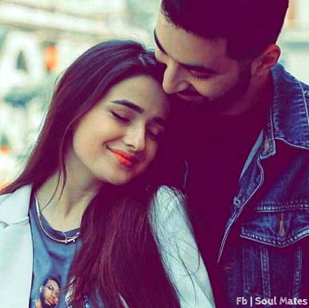 یہ مقامٍ عشق ہے ___
یہاں آنکھوں سے کیا مطلب
ہم بند آنکھوں سے کر لیتے ہیں
تیرا دیدار اکثر❤❤