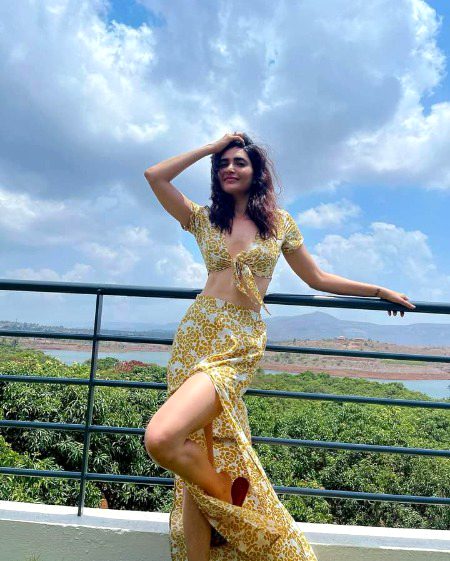 Karishma tanha