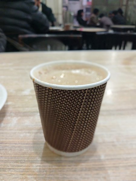 آہستہ آہستہ ٹھنڈ میں اضافہ ہو رہا ہے 
دھیمے دھیمے سے ☕️چاۓ کا مزہ دوبالا ہو رہا ہے