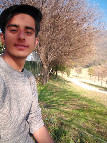 Kaali nagin jsi zulfin tri kali kali or suraj ko to deti ha laali nimuuuuuu 😉