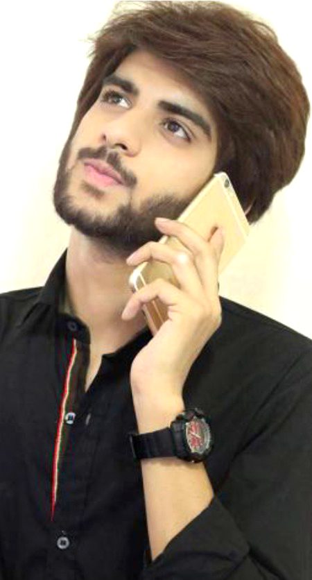 اے خوش رُتوں میں میرا ساتھ دینے والی سُن
اُداس لمحوں میں مجھ کو تیری ضرورت تھی..