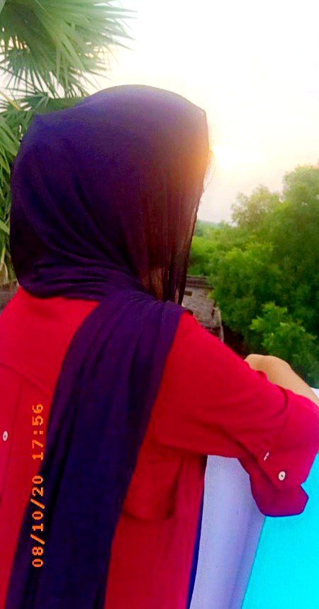 اے بنت حوا اجنبیوں سے بد اخلاقی ہی  تمہاری خوش اخلاقی ہے 🔥
Aj Kal log khte hein as me attitude bht h khamosh pata ni Kyu rhti h akaar h as me garoor h ase ye h wo h pata ni ks ka soog Manati rhti h Zamane me ye hora h wo ho ra h log male,s k sath outing pr jate hein movie dekhte hein ye Naik Parveen bani howi h