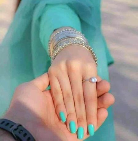 پریگده چی سوازیگی ٹول دا مینی رقیبان.. 
زه به درته "جان" وائم او ته راته "جانان"
